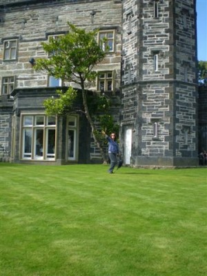 Mambo welcoming us all into the castle :)