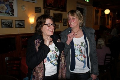 cohen-fans with special t-shirts and jewellery