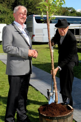 2012 Aalborg planting tree2.jpg