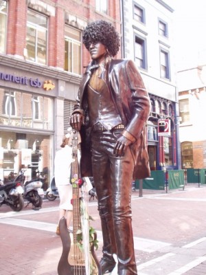 Philip_Lynott_Dublin_Statue.jpg