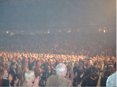 SJ STANDING OVATION.JPG