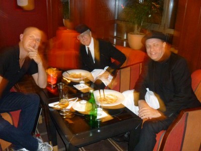 Dino, Leonard and Roscoe in the lobby bar